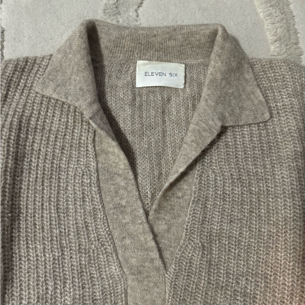 Eleven Six Women's V-Neck Sweater - Tan